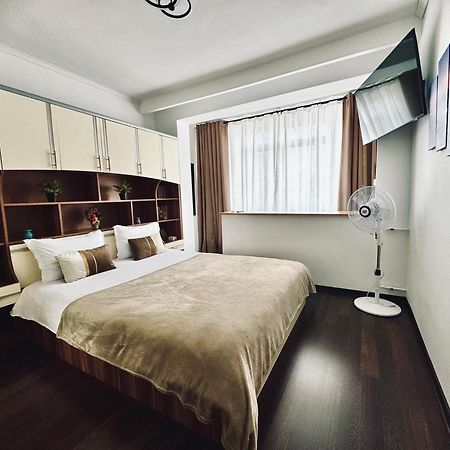 Unde Home Бухарест Экстерьер фото
